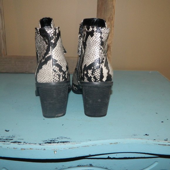 Dr. Scholl’s Morgan Snake Wedge Bootie Size 8M - Picture 5 of 9
